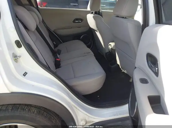 3CZRU6H53GM707674 2016 HONDA HR-V - Image 8