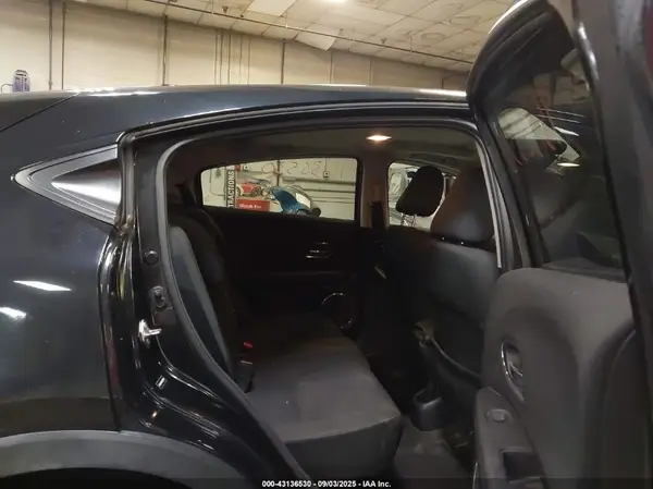 3CZRU6H53GM735717 2016 HONDA HR-V - Image 8