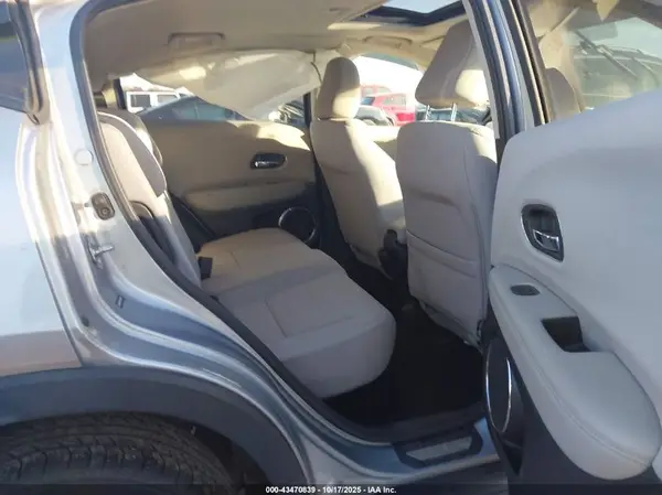 3CZRU6H53HG704497 2017 HONDA HR-V - Image 8