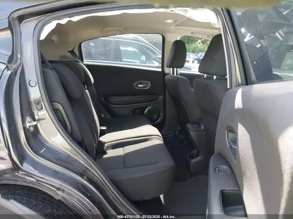 3CZRU6H53HM701035 2017 HONDA HR-V - Image 8