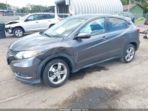 3CZRU6H53HM703299 2017 HONDA HR-V - Image 2