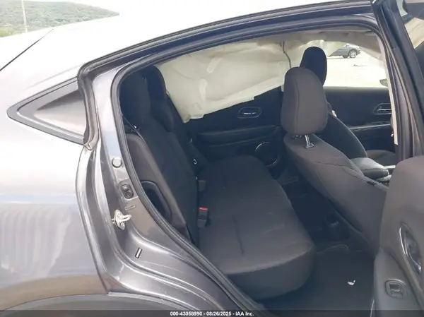3CZRU6H53HM703299 2017 HONDA HR-V - Image 8