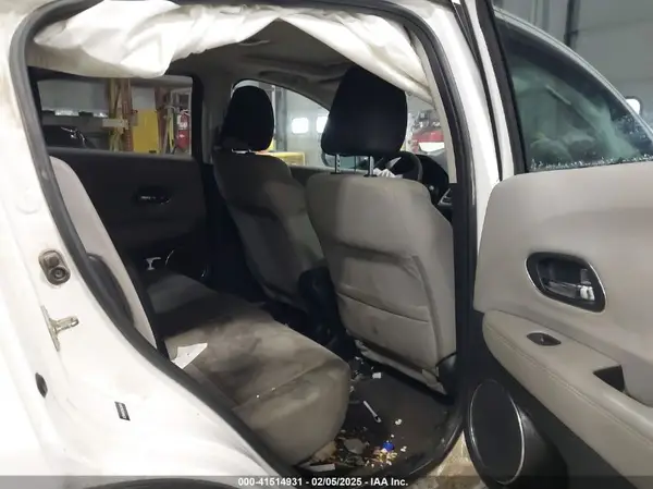 3CZRU6H53HM706459 2017 HONDA HR-V - Image 8