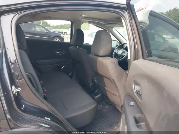 3CZRU6H53HM714898 2017 HONDA HR-V - Image 8