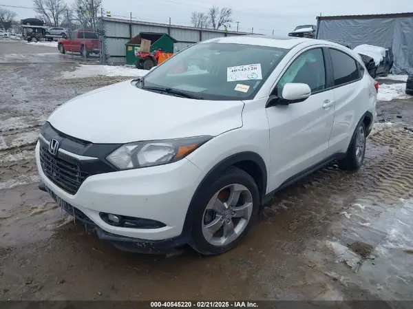 3CZRU6H53HM720684 2017 HONDA HR-V - Image 2