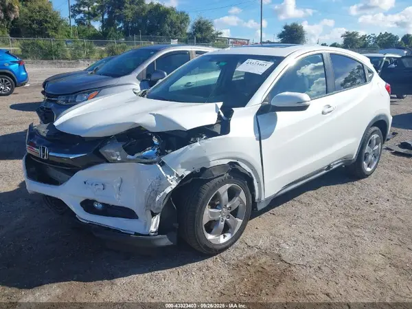 3CZRU6H53HM724184 2017 HONDA HR-V - Image 2