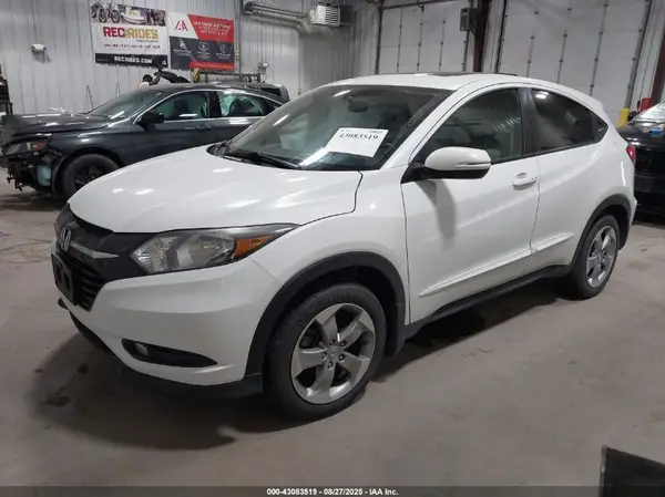 3CZRU6H53HM731734 2017 HONDA HR-V - Image 2