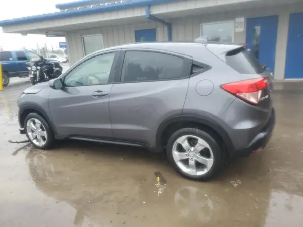 3CZRU6H53HM731927 2017 HONDA HR-V - Image 2
