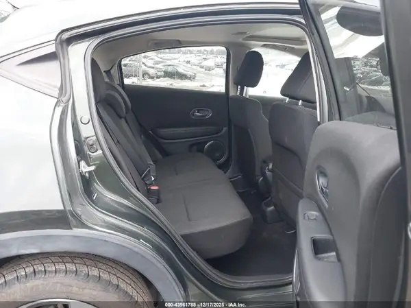 3CZRU6H53JG700147 2018 HONDA HR-V - Image 8