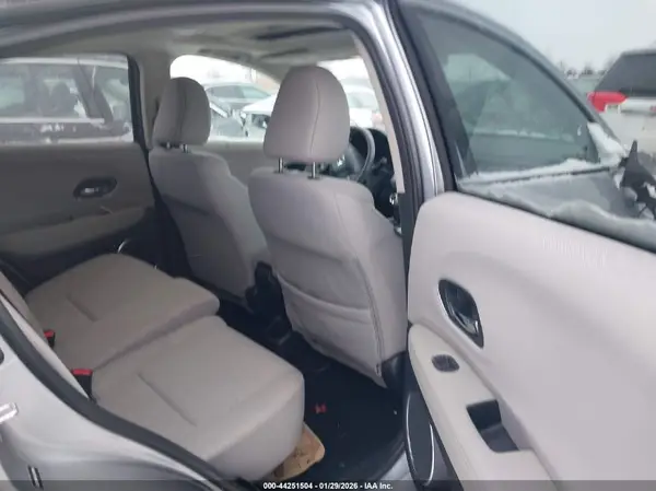 3CZRU6H53JG703484 2018 HONDA HR-V - Image 8