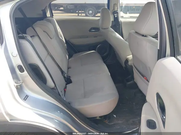3CZRU6H53JG722178 2018 HONDA HR-V - Image 8