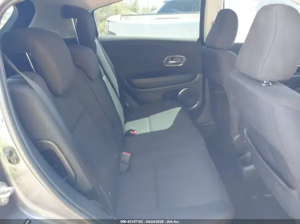 3CZRU6H53JG724321 2018 HONDA HR-V - Image 8