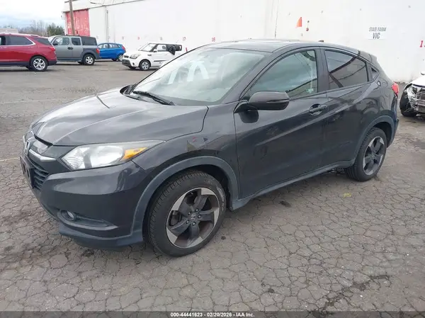 3CZRU6H53JG726926 2018 HONDA HR-V - Image 2