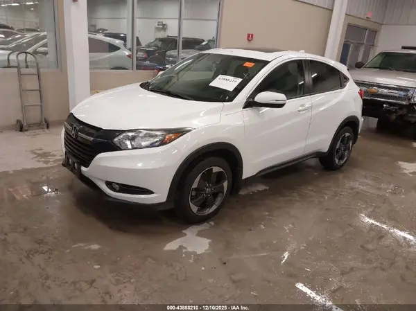 3CZRU6H53JM706385 2018 HONDA HR-V - Image 2