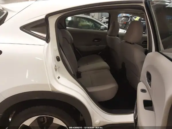 3CZRU6H53JM706385 2018 HONDA HR-V - Image 8
