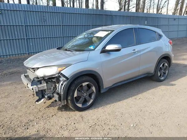 3CZRU6H53JM727916 2018 HONDA HR-V - Image 2