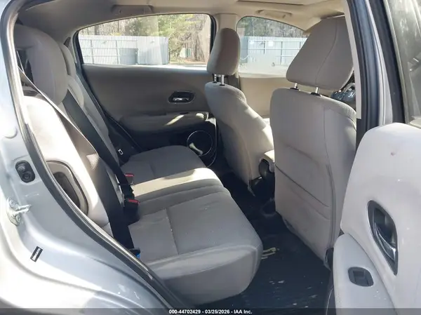 3CZRU6H53JM727916 2018 HONDA HR-V - Image 8
