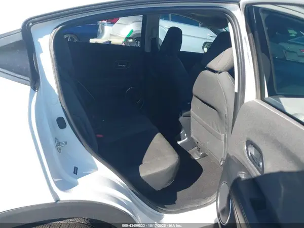 3CZRU6H53KM726279 2019 HONDA HR-V - Image 8