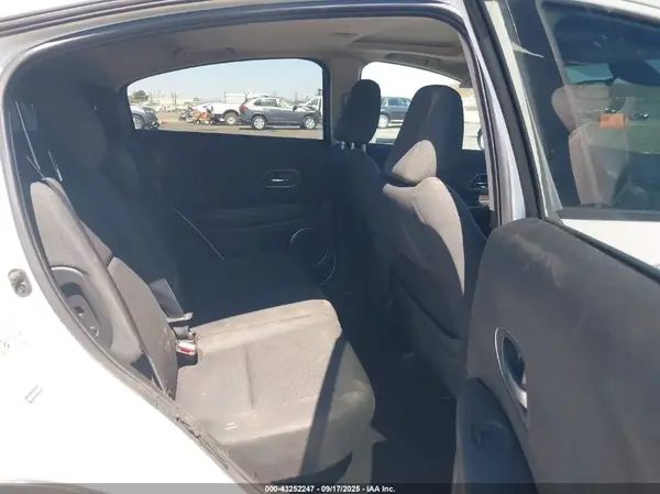 3CZRU6H53KM727528 2019 HONDA HR-V - Image 8