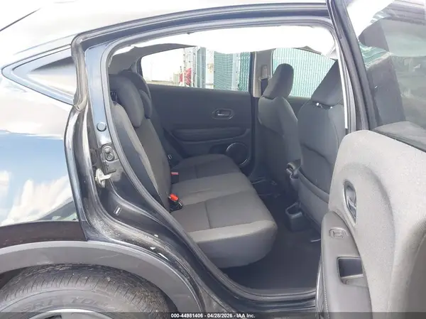 3CZRU6H53KM741882 2019 HONDA HR-V - Image 8