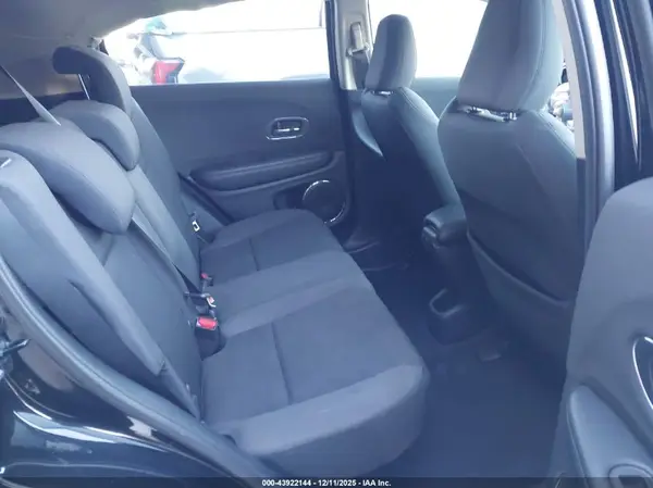 3CZRU6H53MM751914 2021 HONDA HR-V - Image 8