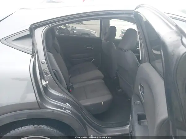 3CZRU6H53NM749324 2022 HONDA HR-V - Image 8