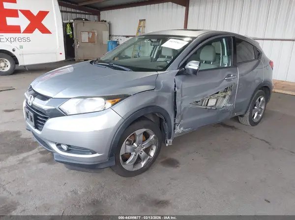 3CZRU6H54HG703455 2017 HONDA HR-V - Image 2