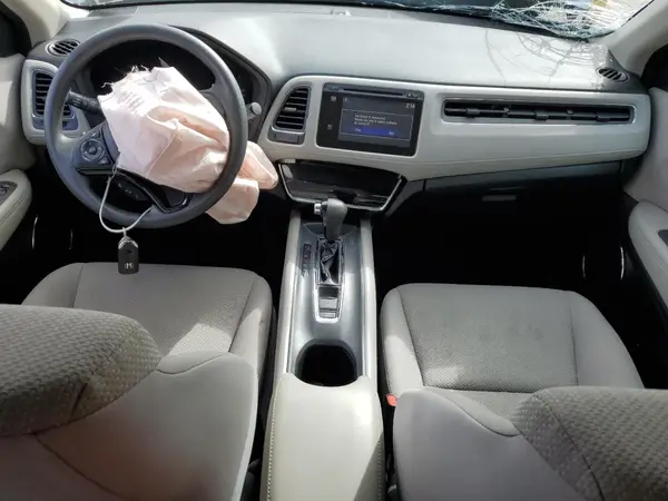 3CZRU6H54HM701075 2017 HONDA HR-V - Image 8