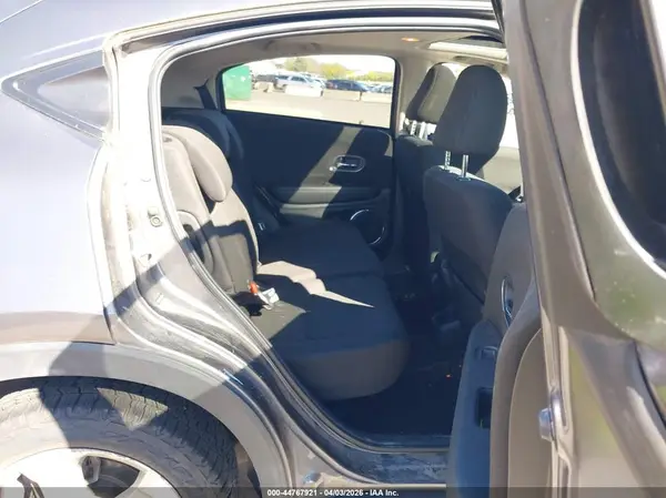 3CZRU6H54HM726512 2017 HONDA HR-V - Image 8