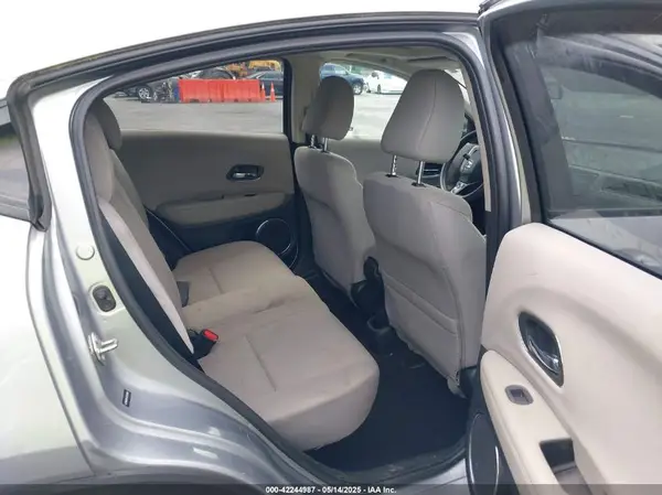 3CZRU6H54JG705857 2018 HONDA HR-V - Image 8