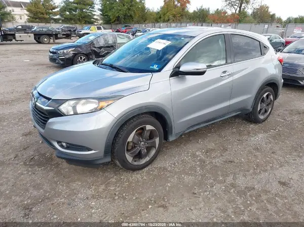 3CZRU6H54JG715496 2018 HONDA HR-V - Image 2