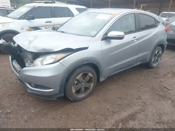 3CZRU6H54JG715997 2018 HONDA HR-V - Image 2