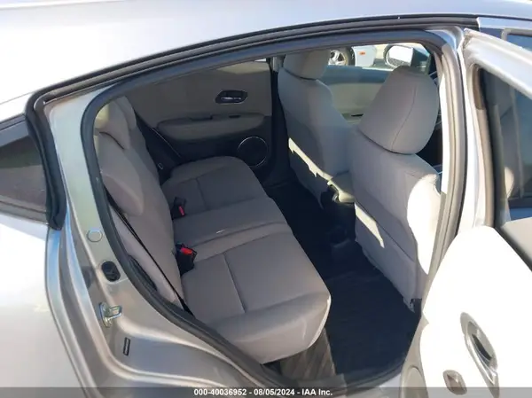 3CZRU6H54JG723324 2018 HONDA HR-V - Image 8