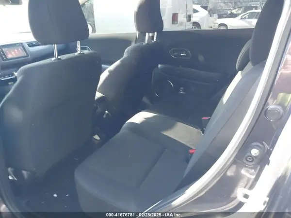 3CZRU6H55GM721673 2016 HONDA HR-V - Image 8