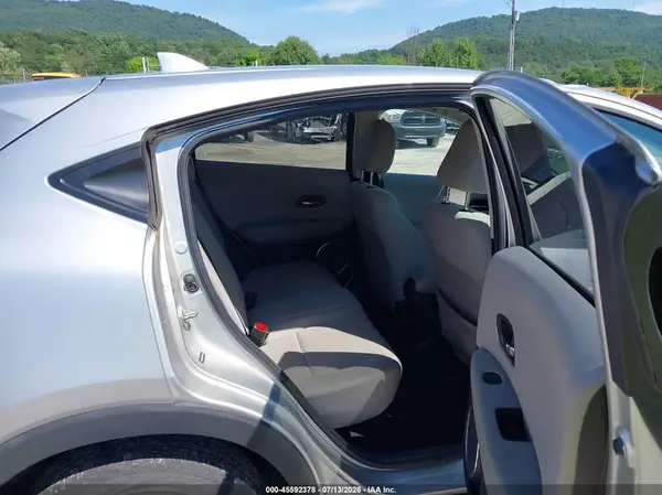 3CZRU6H55GM738876 2016 HONDA HR-V - Image 8