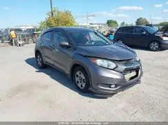 3CZRU6H55HM104002 2017 HONDA HR-V