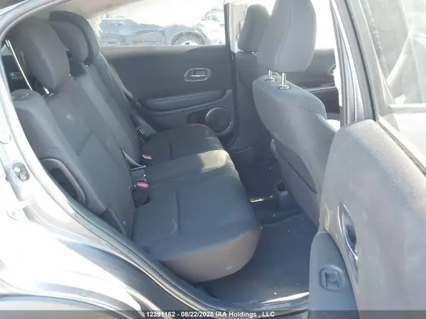 3CZRU6H55HM104002 2017 HONDA HR-V - Image 8