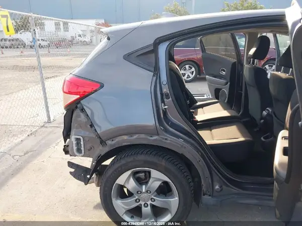 3CZRU6H55HM702204 2017 HONDA HR-V - Image 8