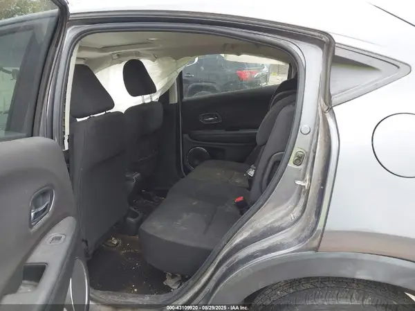 3CZRU6H55HM710383 2017 HONDA HR-V - Image 8