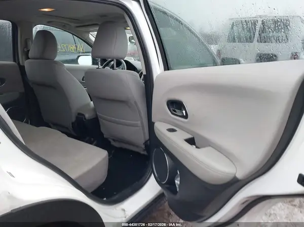 3CZRU6H55HM713638 2017 HONDA HR-V - Image 8