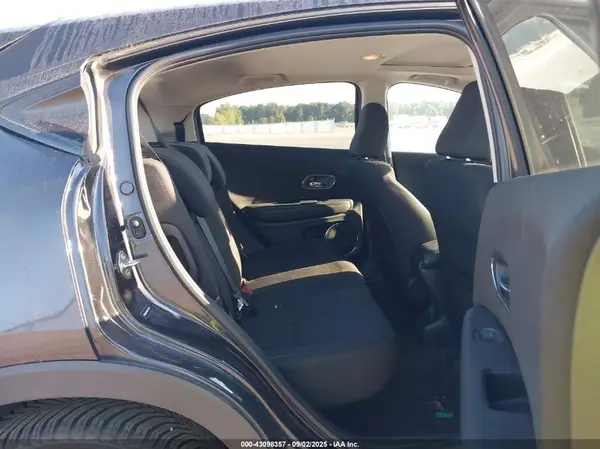 3CZRU6H55HM714918 2017 HONDA HR-V - Image 8
