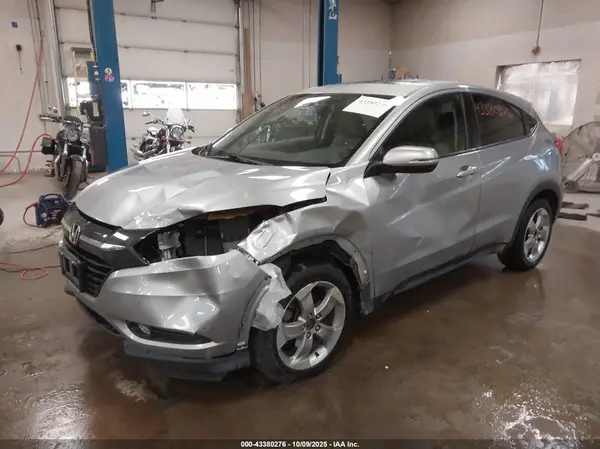 3CZRU6H55HM715504 2017 HONDA HR-V - Image 2