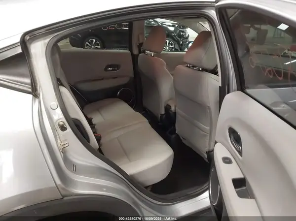 3CZRU6H55HM715504 2017 HONDA HR-V - Image 8