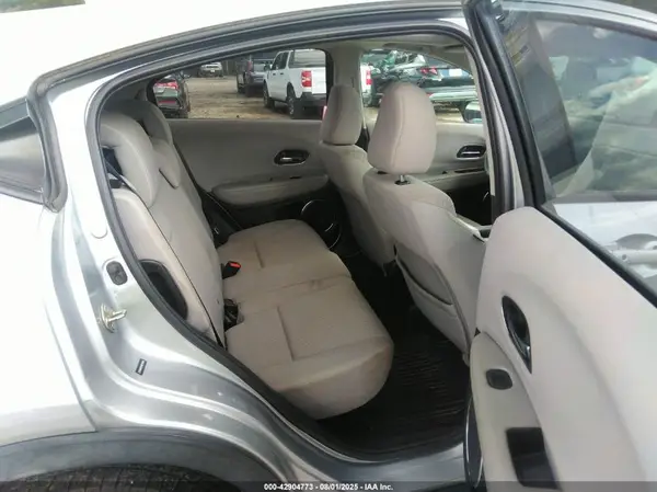 3CZRU6H55HM716068 2017 HONDA HR-V - Image 8