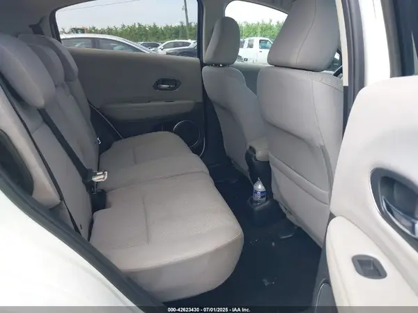 3CZRU6H55HM717267 2017 HONDA HR-V - Image 8