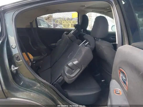 3CZRU6H55HM719018 2017 HONDA HR-V - Image 8