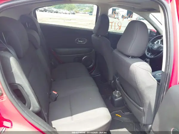 3CZRU6H55HM721027 2017 HONDA HR-V - Image 8