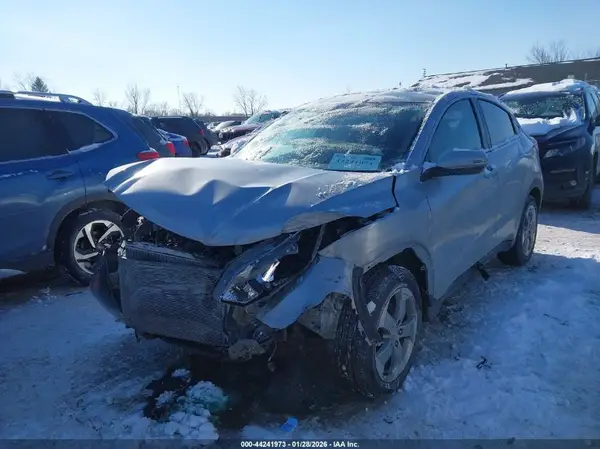 3CZRU6H55HM721044 2017 HONDA HR-V - Image 2