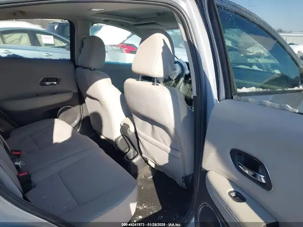 3CZRU6H55HM721044 2017 HONDA HR-V - Image 8