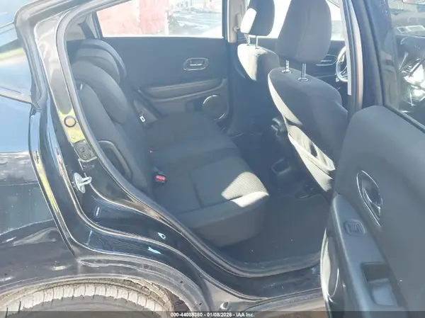 3CZRU6H55JG700957 2018 HONDA HR-V - Image 8